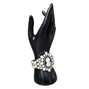 Cameo Silver Tone With White Howlite Bangle New Hinged Bracelet